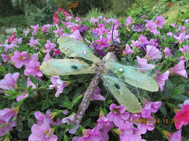 garden art maple seed dragonfly, crafts, gardening