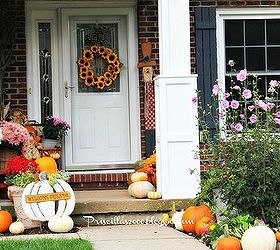 fall pumpkins front porch display, porches, seasonal holiday decor