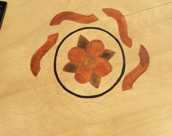 mesa de centro pintada com verniz