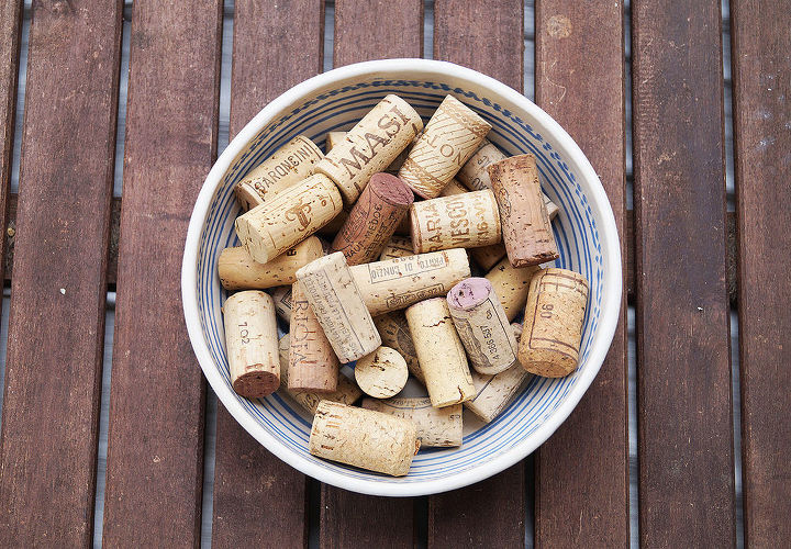 how to cut wine corks, crafts, how to, repurposing upcycling