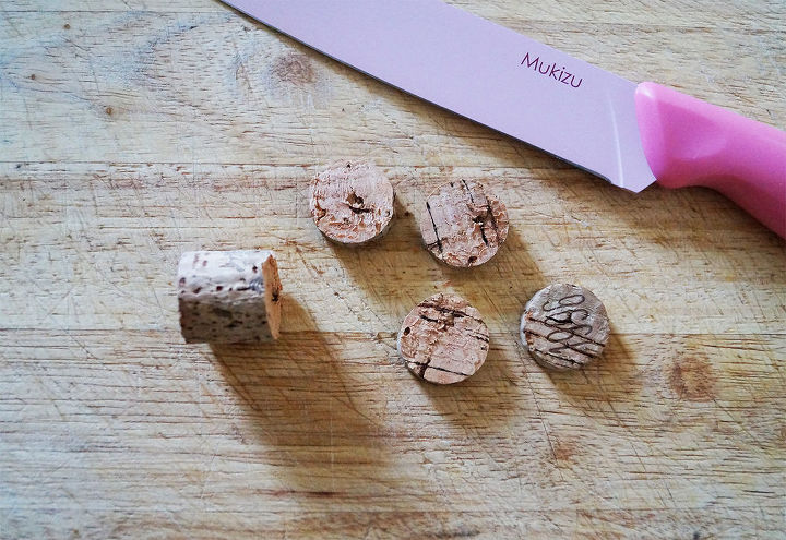 how to cut wine corks, crafts, how to, repurposing upcycling