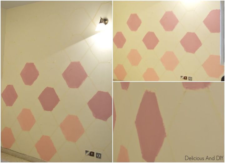 parede hexagonal pintada em tons pastel
