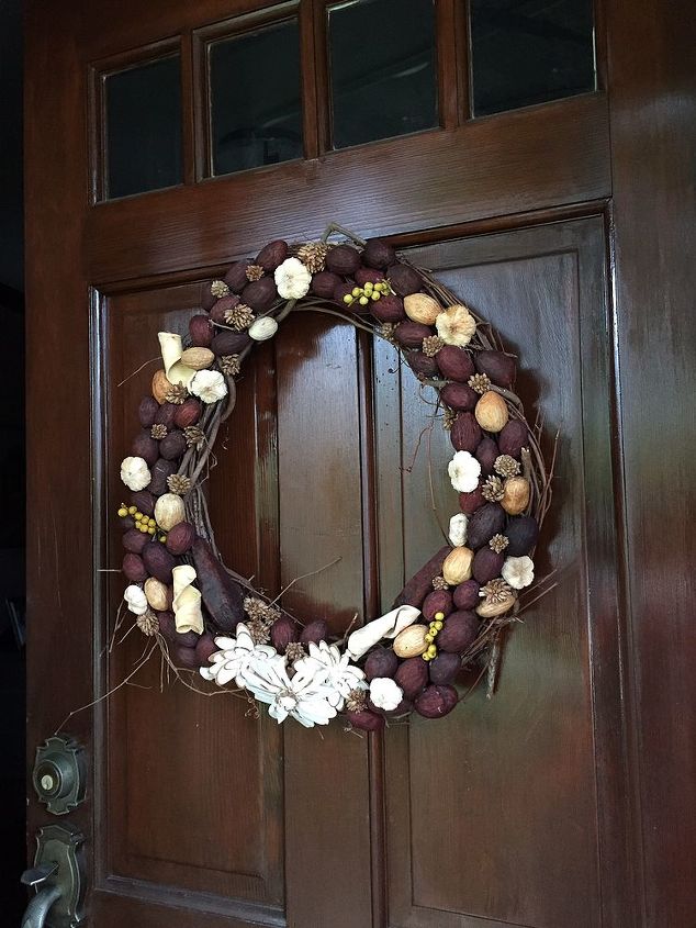 easy fall wreath, crafts, seasonal holiday decor, wreaths