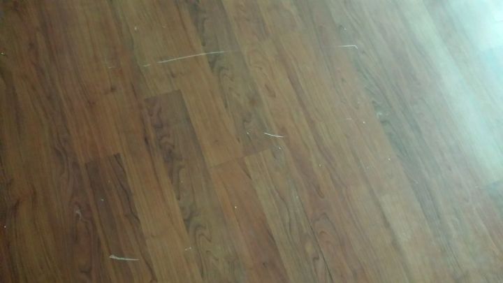 any tips for fixing scratches on a laminate floor