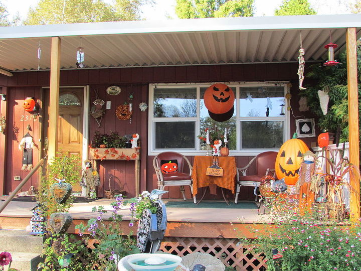 wooden toolbox planter upcycle fall, diy, gardening, halloween decorations, outdoor living, seasonal holiday decor