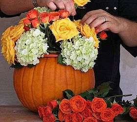 halloweeen flower arrangement pumpkin, flowers, gardening, halloween decorations, seasonal holiday decor