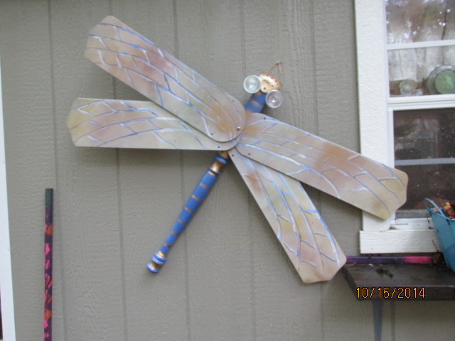 making an upcycle dragon fly leads to another project using leftovers, crafts, repurposing upcycling, wall decor