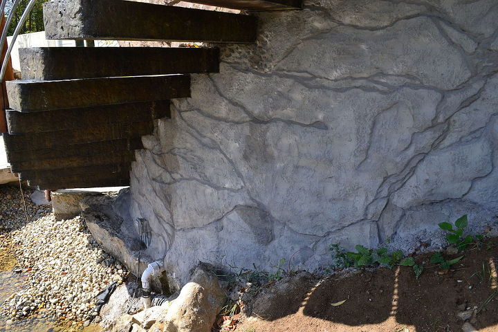 muro de conteno vertical de concreto esculpido