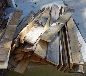 pallet halloween pumpkin bench upcycle, diy, halloween decorations, outdoor furniture, pallet, repurposing upcycling, seasonal holiday decor, woodworking projects, The pile of dismantled pallets