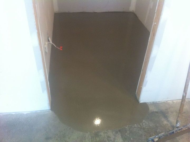 flooring pool room transformation, Floor leveling in the guest walk in clos