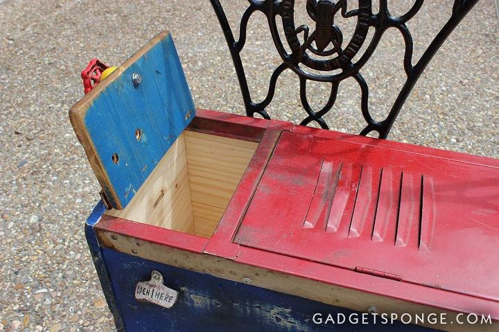 banco de armazenamento vintage red locker reaproveitado