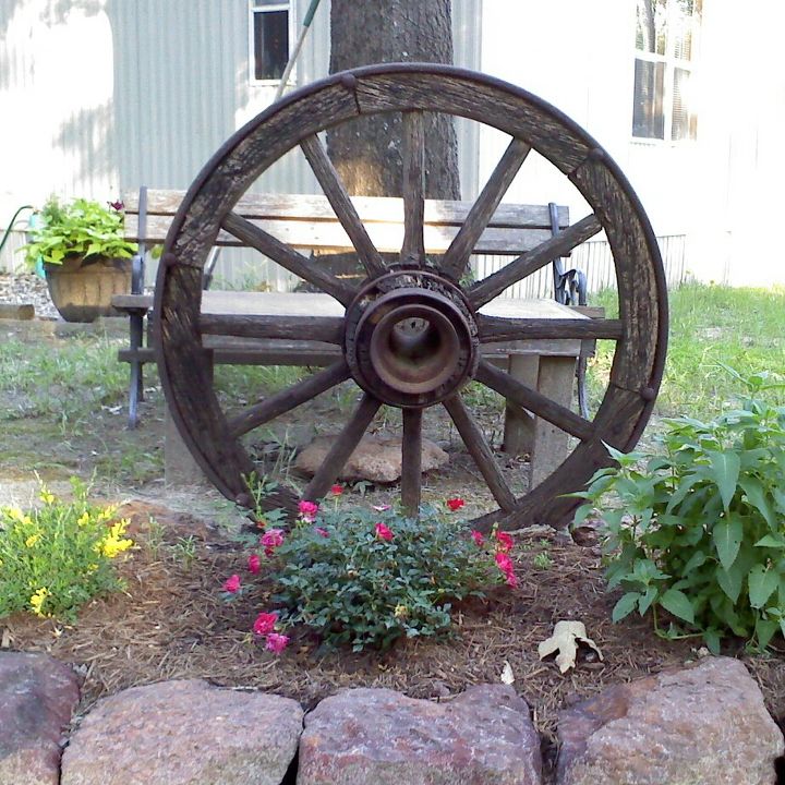 ideas for wagon wheel pieces, flowers, gardening