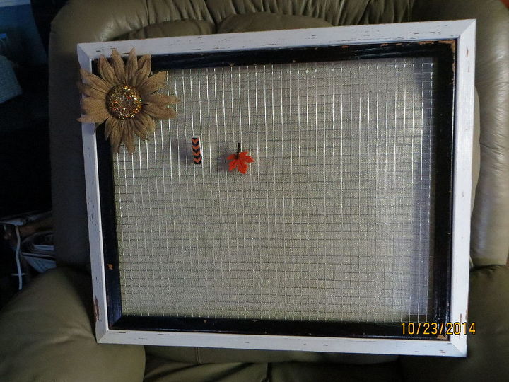 thanksgiving old frame mesh display, crafts, seasonal holiday decor, I had a 1 old frame painted black and white