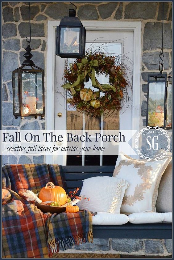 fall on the back porch, outdoor living, seasonal holiday decor