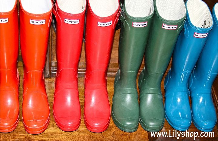 color coordinate your closet easy organization, closet, organizing, YES I even color coordinate my Hunter boots I know I know who needs this many Hunter boots in Los Angeles They are just so freaking cute