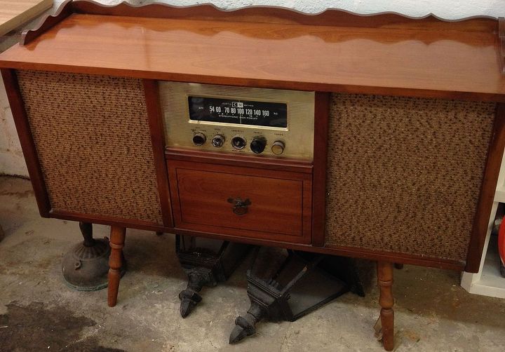 thrift store find stereo table idea, painted furniture, repurposing upcycling