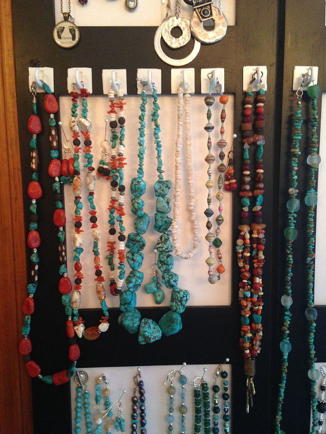 recycled photo room divider to jewelry display, organizing, repurposing upcycling