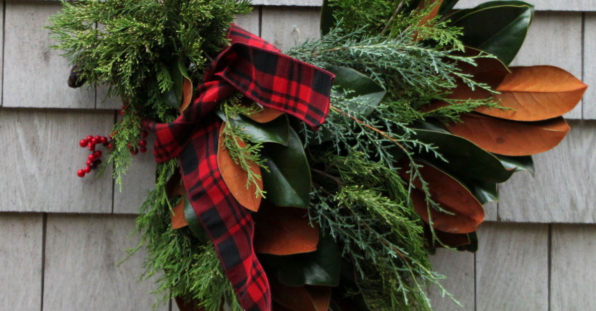 How To Make A Holiday Chicken Wreath | Hometalk
