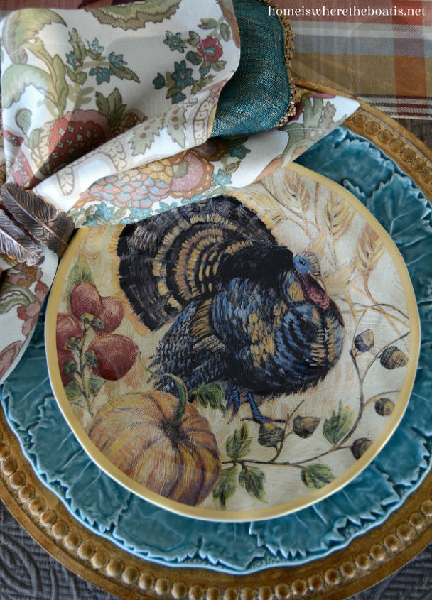 tom turkey table setting idea, seasonal holiday decor, thanksgiving decorations