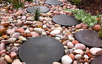 Keep Your Beautiful Home With Attractive Pebbles and Cobbles