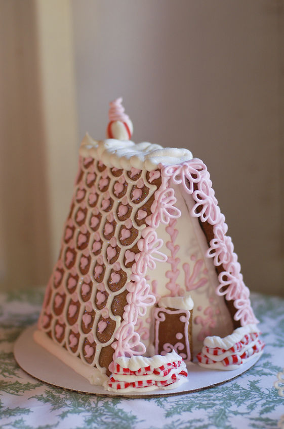 gingerbread house recipe and free printable templates, christmas decorations