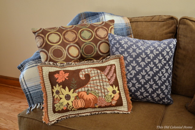 no sew placemat pillow craft idea for thanksgiving, crafts, seasonal holiday decor, thanksgiving decorations