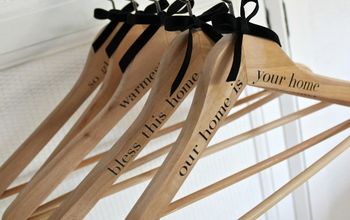 Personalized Hangers to Warmly Welcome Guests