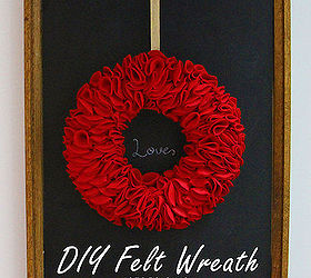 howe to make a felt wreath, christmas decorations, crafts, wreaths