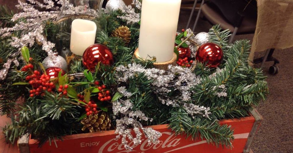 Rustic Christmas Centerpieces on a Budget | Hometalk