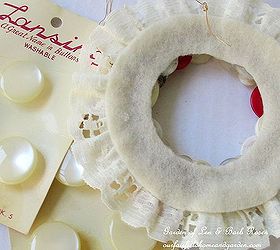 how to make vintage button wreath ornaments, christmas decorations, crafts, seasonal holiday decor, wreaths, Add lace and felt to the back