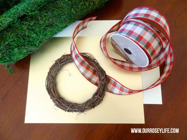 how to make a christmas place card moss wreath, christmas decorations, crafts, seasonal holiday decor, wreaths
