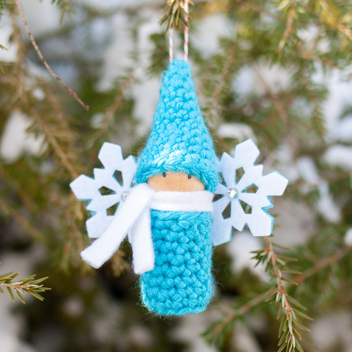 how to make a crochet gnome cork peg doll ornament, christmas decorations, crafts, seasonal holiday decor