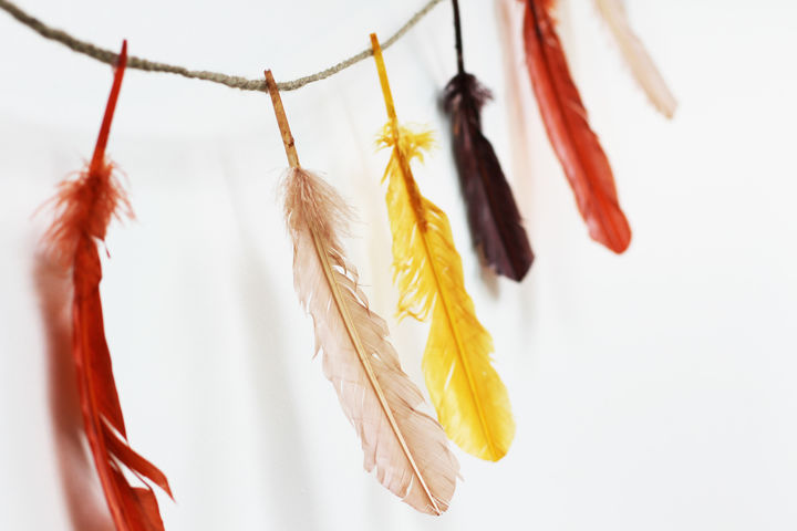 how to make thanksgiving feather garland, crafts, seasonal holiday decor, thanksgiving decorations