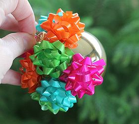 mini gift bow ornament, christmas decorations, crafts, repurposing upcycling, seasonal holiday decor