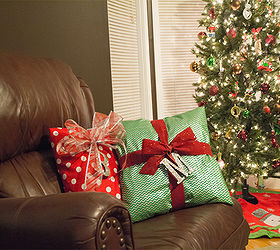 christmas present pillows, christmas decorations, crafts, seasonal holiday decor, reupholster
