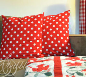 super simple christmas pillows, christmas decorations, seasonal holiday decor, reupholster
