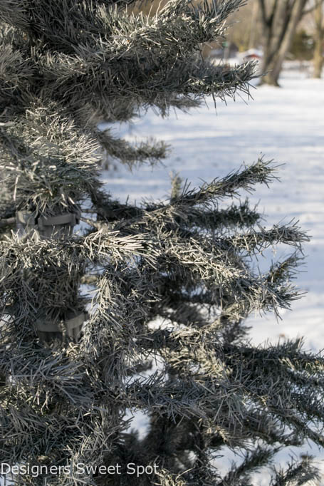 spray painted christmas tree, christmas decorations, home decor, painting, seasonal holiday decor