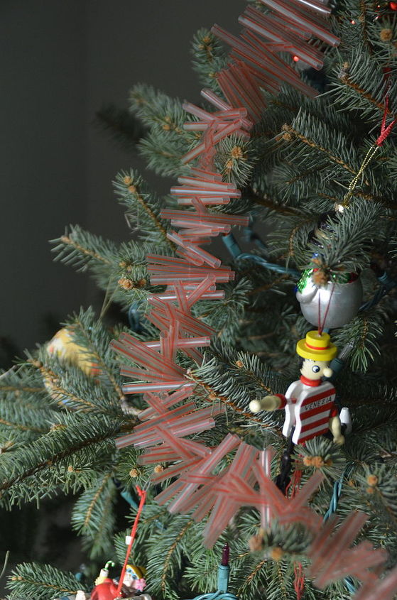 how to make christmas garland out of drinking straws christmas decorations crafts repurposing - How To Make Christmas Garland how to make christmas garland out of drinking straws christmas decorations crafts repurposing - How To Make Christmas Garland