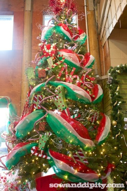 chevron tree decorate your tree like a pro, christmas decorations, seasonal holiday decor