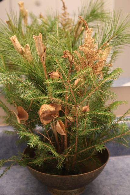 decorating with dried seed pods, christmas decorations, crafts, seasonal holiday decor