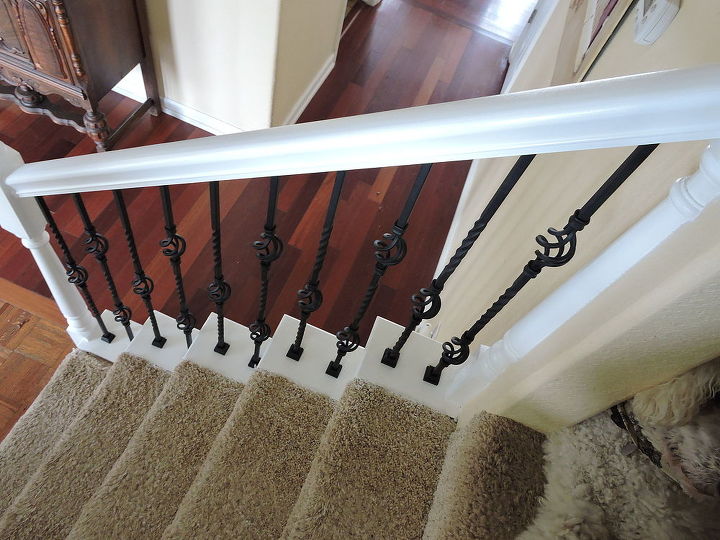 should a handrail match the carpets