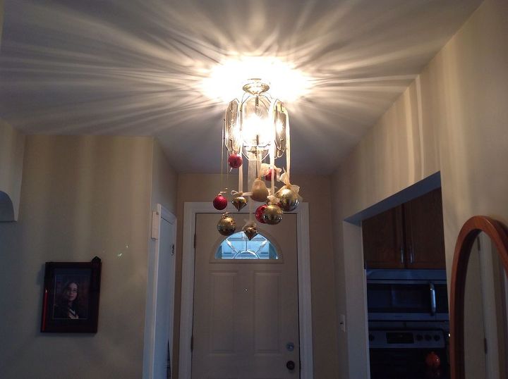 how to decorate a light for christmas