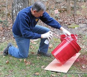 They put a few buckets along their porch for this festive & cheap yard idea