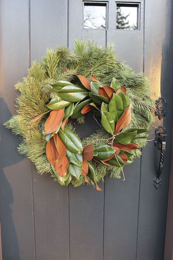 simple classic outdoor christmas decorations, christmas decorations, repurposing upcycling, seasonal holiday decor, wreaths