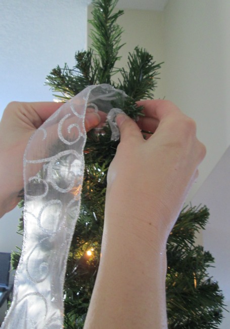 How To Hang Ribbon On A Christmas Tree Hometalk how to hang ribbon on a christmas tree, christmas decorations, how to, seasonal - How To Hang Ribbon On A Christmas Tree Hometalk