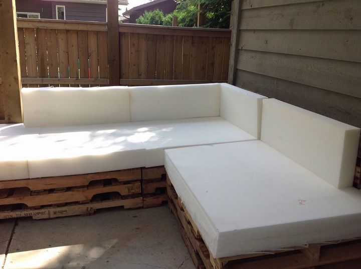 outdoor pallet sectional