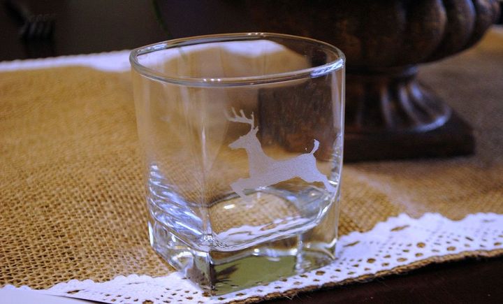 silueta de ciervo en vidrio grabado