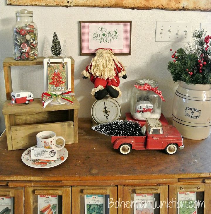 christmas vignettes, christmas decorations, crafts, seasonal holiday decor