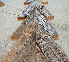 rustic christmas tree, christmas decorations, pallet, repurposing upcycling, seasonal holiday decor, woodworking projects