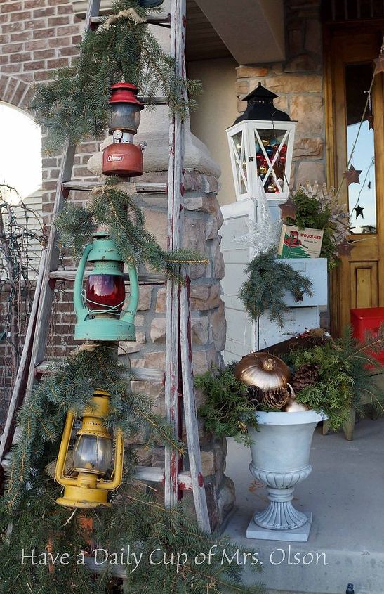 how to make a christmas tree from an old ladder, christmas decorations, crafts, repurposing upcycling, seasonal holiday decor